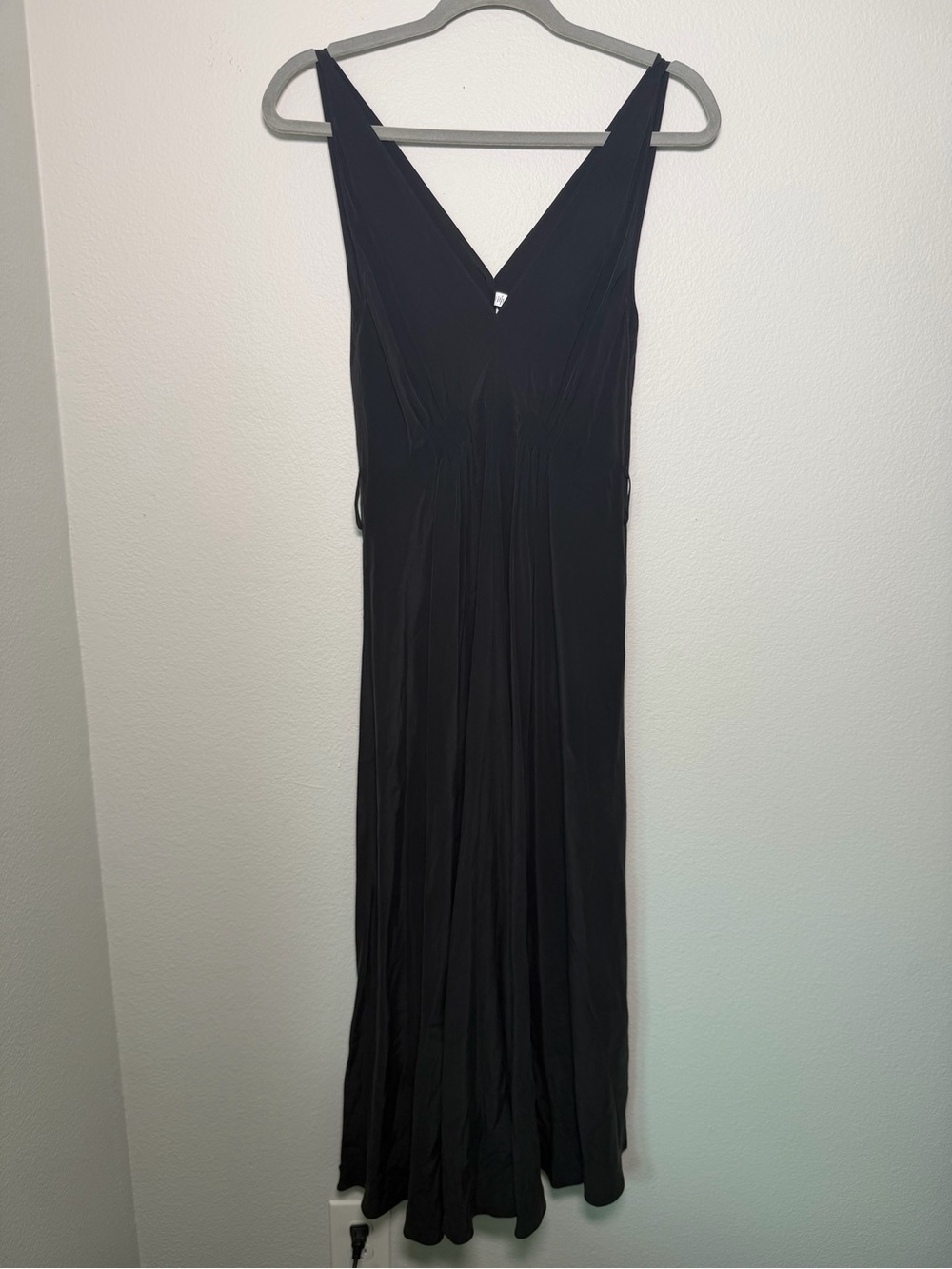 & Other Stories 100% Silk Black V-Neck Maxi Dress Cinch Waist - Missing Belt